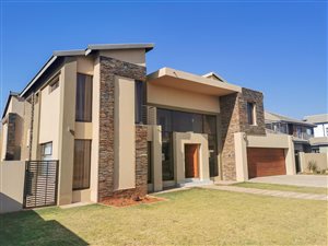 5 Bed House in The Hills