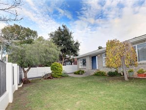 4 Bed House in Door de Kraal