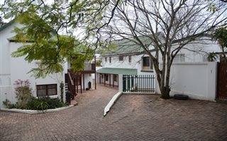 2 Bedroom Townhouse in Kingswood