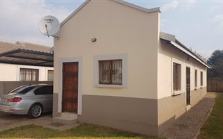 3 Bedroom Simplex in Hesteapark