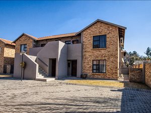 2 Bed Townhouse in Newmarket Park