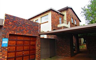 4 Bedroom Duplex in Bruma