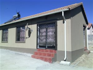 3 Bed House in Olievenhoutbosch