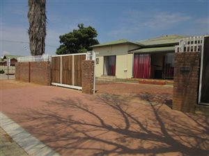 6 Bed House in Vryburg