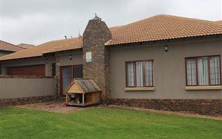 4 Bedroom House in Amberfield