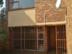 2 Bedroom Flat in Vanderbijlpark CE3