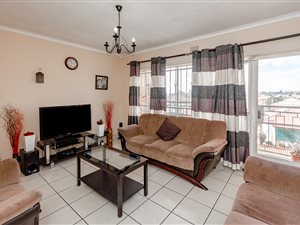 3 Bed Apartment in Regents Park