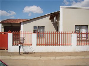 2 Bed House in Batho