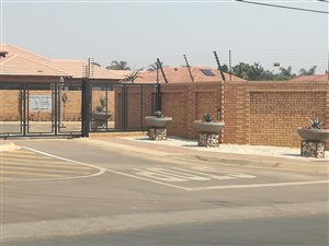 4 Bed Townhouse in Equestria