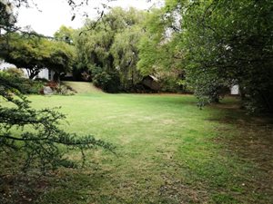 1100 m² Land available in Linksfield