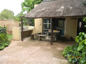 2 Bed Garden Cottage in Clubview