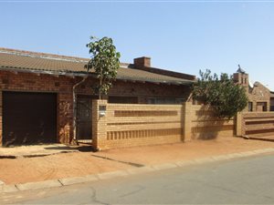 4 Bed House in Dobsonville