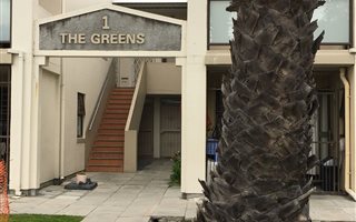 2 Bedroom Apartment in Parow Central