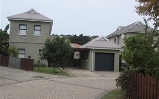2 Bedroom House in Meedingsride