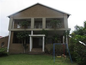 8 Bed House in Park Rynie