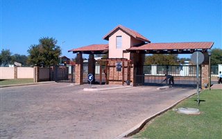 3 Bedroom Apartment in Lephalale (Ellisras)