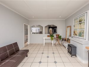 5 Bed House in Sanddrift