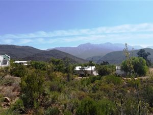 750 m² Land available in De Rust