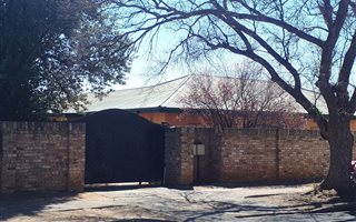 2 Bedroom Apartment in Potchefstroom Central