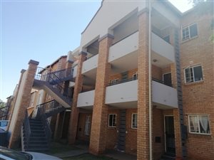 2 Bed Townhouse in Die Hoewes