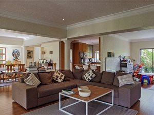 5 Bed House in River Club