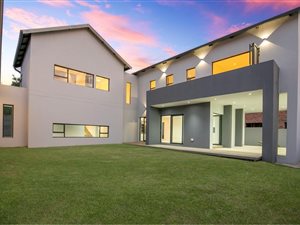 4 Bed House in Waterfall Country Village