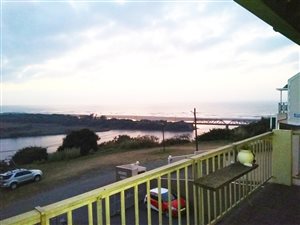 2 Bed Flat in Illovo Beach