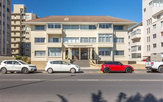 1 Bedroom Apartment in Mouille Point