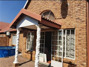 3 Bed House in Safari Gardens