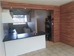 2 Bed Flat in Rosettenville