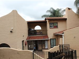 5 Bed House in Weltevreden Park