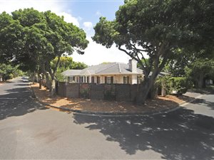 4 Bed House in Constantia
