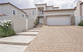 5 Bedroom House in Craigavon
