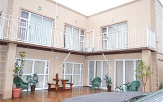 6 Bedroom House in Parow Valley
