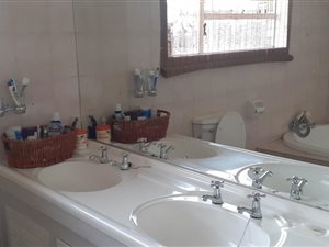 4 Bed House in Vanderbijlpark SW2