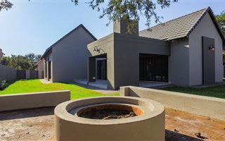 3 Bedroom House in Leloko