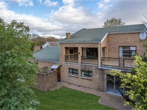 4 Bed House in Golden Acre