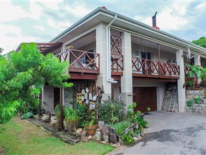 4 Bedroom House in Kini Bay