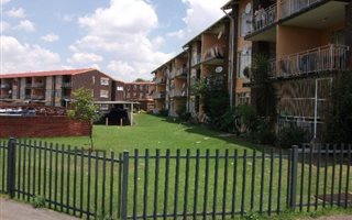 2 Bedroom Townhouse in Impala Park