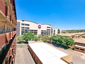 2 Bed Flat in Zwartkop