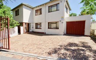 5 Bedroom House in Pinelands