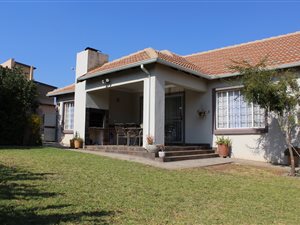 3 Bed House in Amberfield Manor
