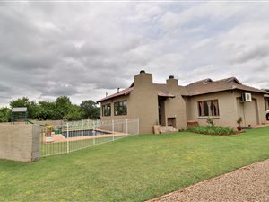 3 Bed House in Kameeldrift East
