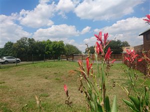 467 m² Land available in Grimbeek Park
