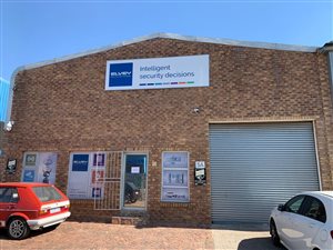 300 m² Industrial space in Hughes