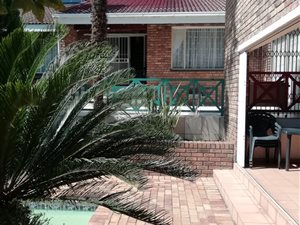4 Bed House in Albemarle