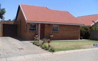 2 Bedroom Duplex in Bonaero Park