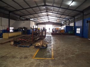 900 m² Commercial space in Alton