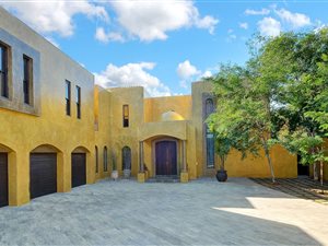 6 Bed House in Atholl