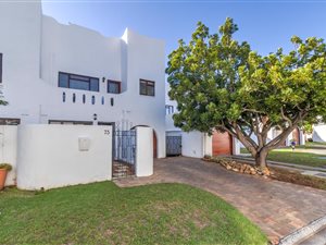 3 Bed Townhouse in Radloff Park